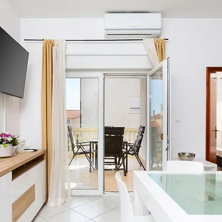 Burle - Davorin Apartman *
